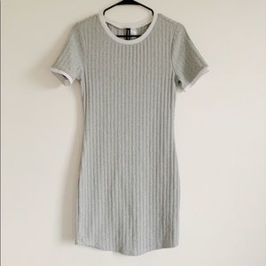 Ribbed midi t-shirt dress